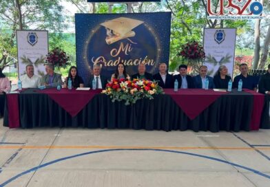 Rectora de la UPSZ asiste en representación del Gobernador del Estado a graduación de la Escuela Preparatoria Lic. Mauricio Magdaleno Rectora de la UPSZ asiste en representación del Gobernador del Estado a graduación de la Escuela Preparatoria Lic. Mauricio Magdaleno